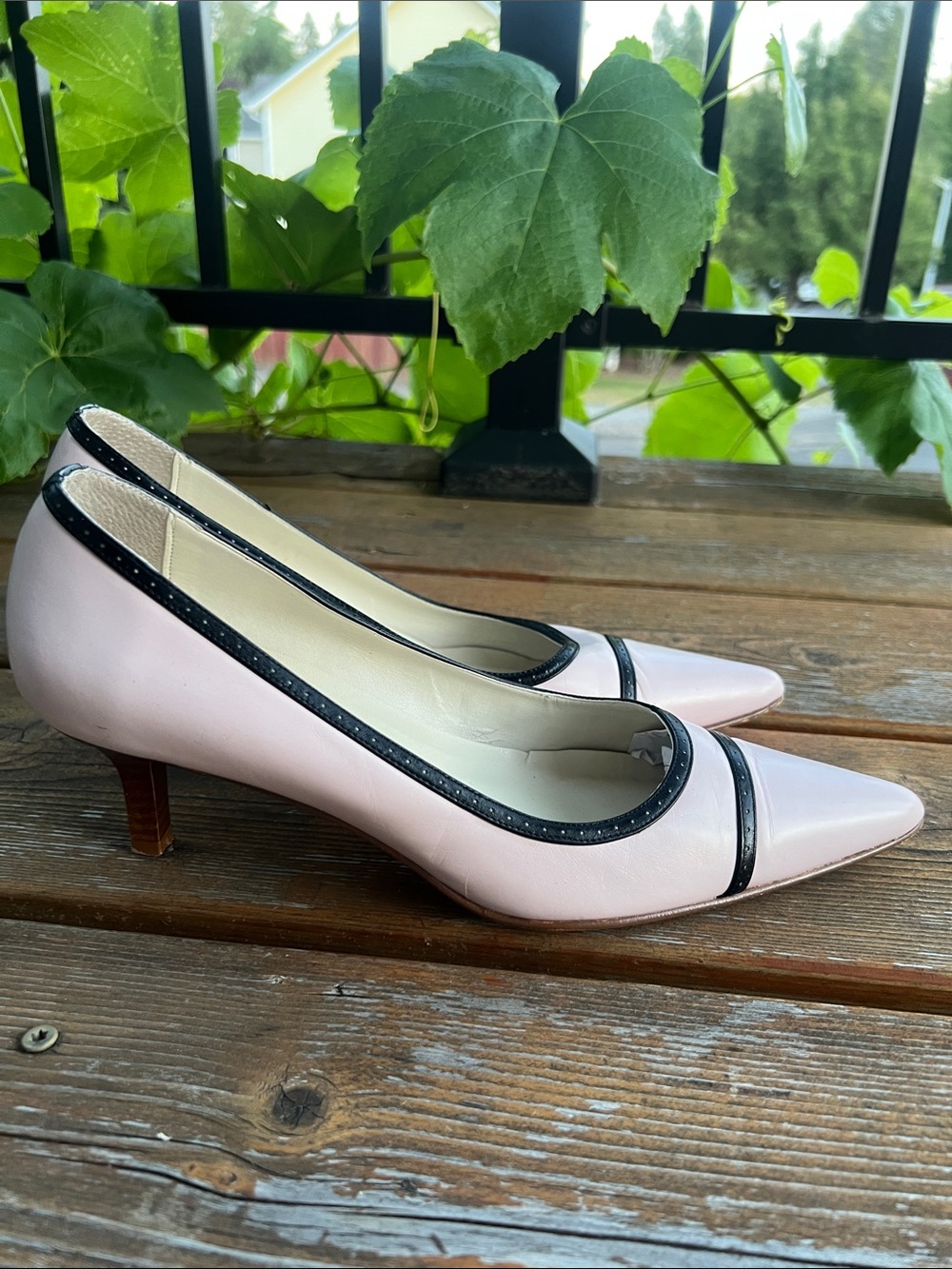Casual Corner Pale Pink Pointed Toe Pumps with Black Trim